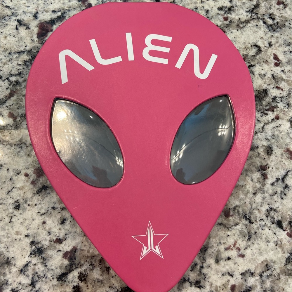 Jeffree Star Alien Eyeshadow Pallet